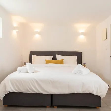 Mykonos Eight